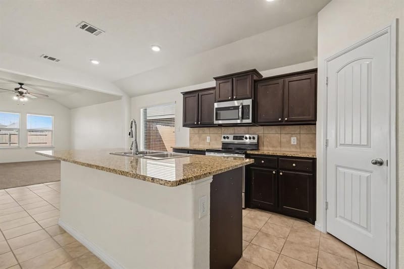809 Rutherford Drive, Crowley TX 76036 - Photo 4