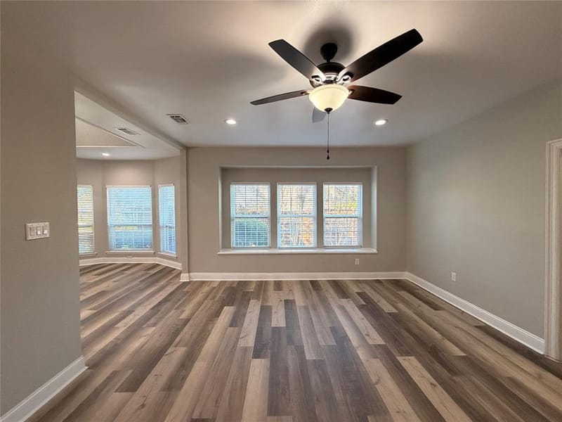 2103 Bay Club Drive, Arlington TX 76013 - Photo 10