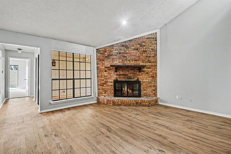 6206 Post Oak Terrace, Fort Worth TX 76112 - Photo 4