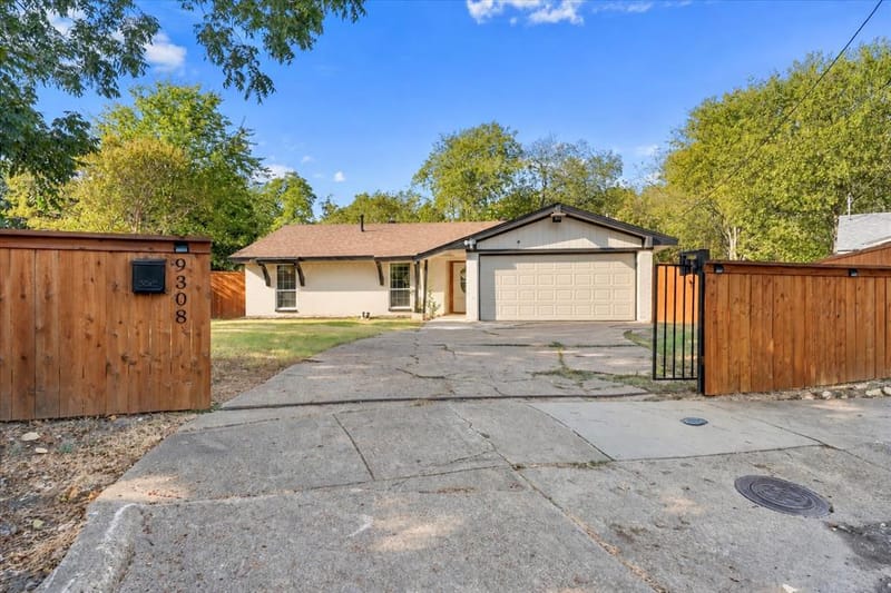 9308 Sandyhook Circle, Dallas TX 75227 - Photo 3