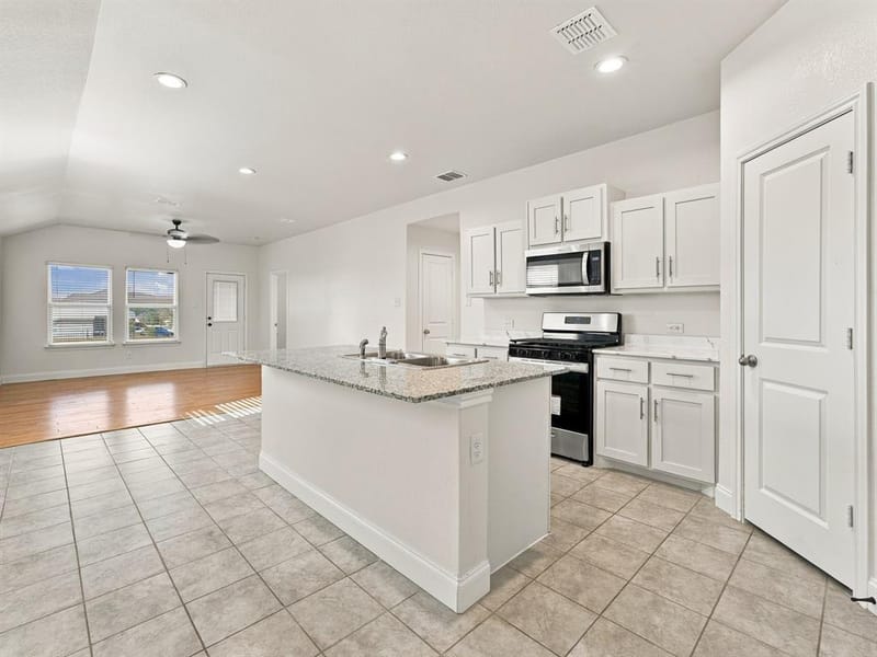 121 Greengate Drive, Boyd TX 76023 - Photo 9