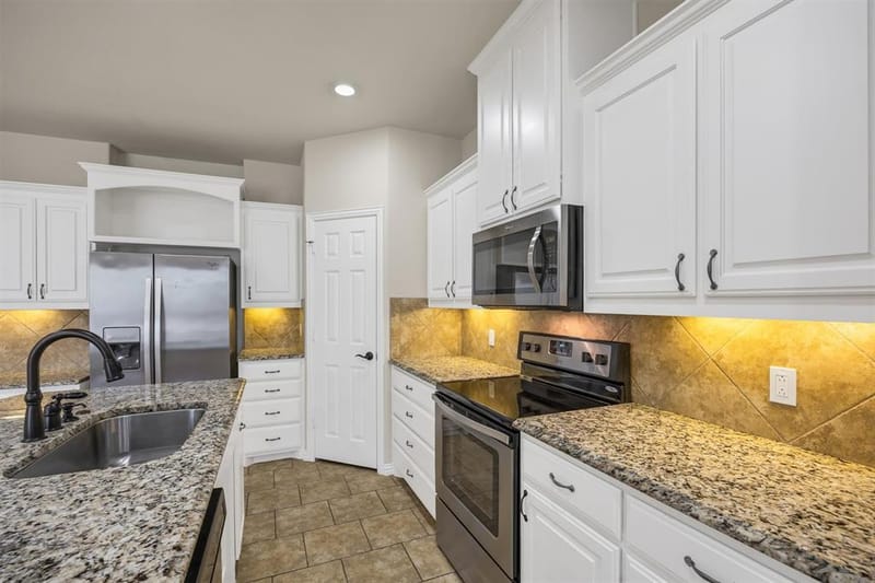 112 Terra Verde Court, Waxahachie TX 75165 - Photo 10
