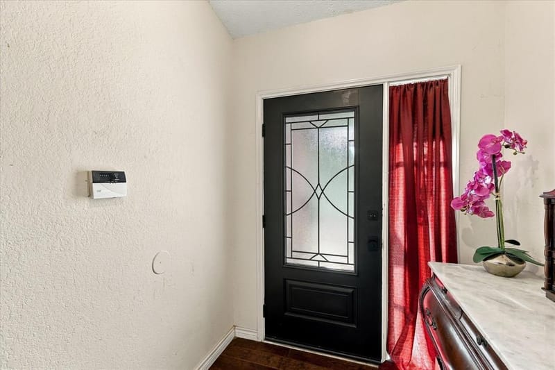 617 Cross Ridge Circle N, Fort Worth TX 76120 - Photo 2