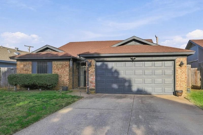 617 Cross Ridge Circle N, Fort Worth TX 76120