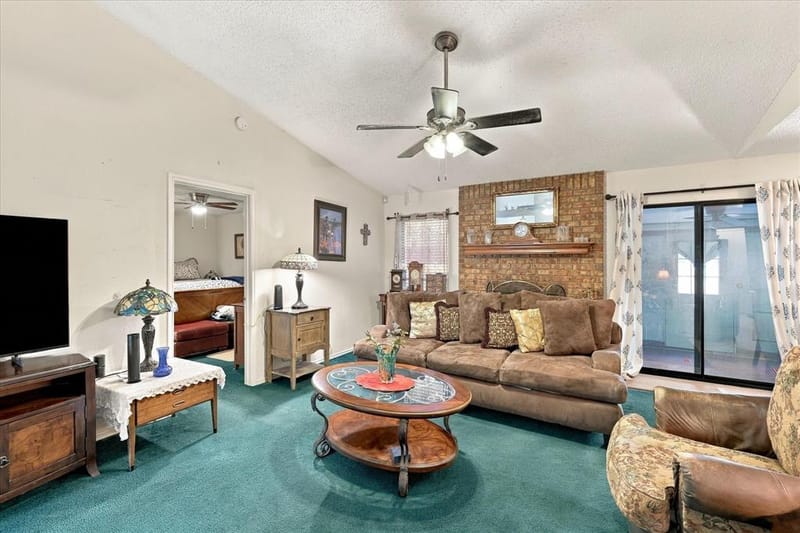 617 Cross Ridge Circle N, Fort Worth TX 76120 - Photo 5