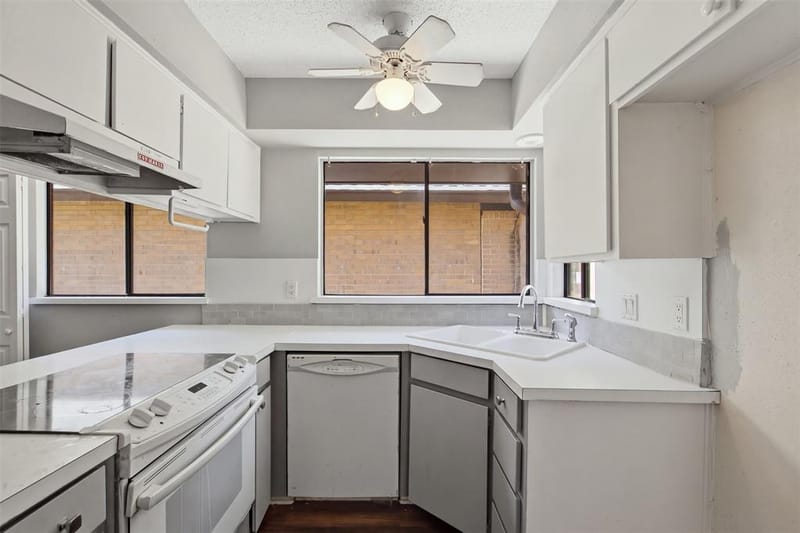 2202 Green Gate Drive, Arlington TX 76012 - Photo 9