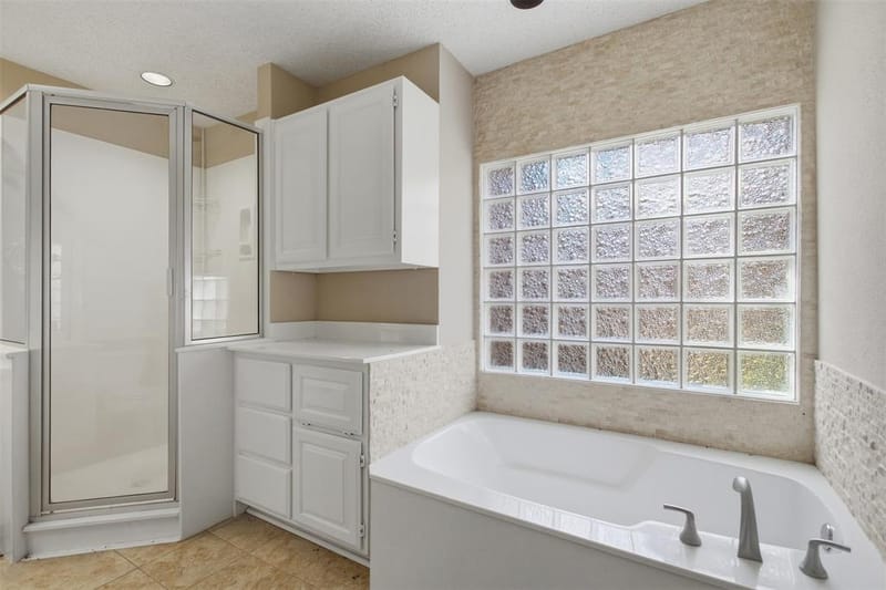2202 Green Gate Drive, Arlington TX 76012 - Photo 14