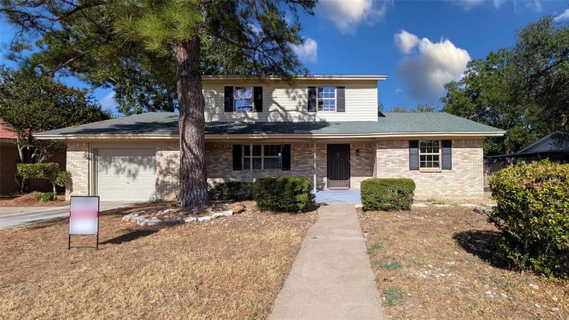 1105 S Ridgeway Drive, Cleburne TX 76033 - Photo 2