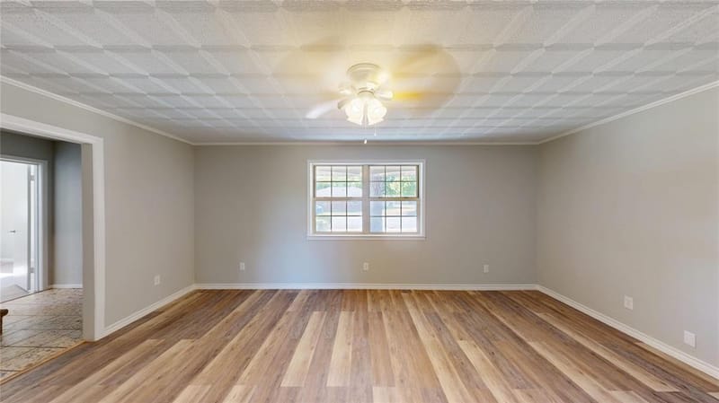 1105 S Ridgeway Drive, Cleburne TX 76033 - Photo 4