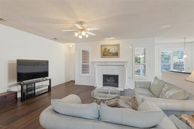 1381 Wentworth Drive, Lewisville TX 75067 - Photo 3