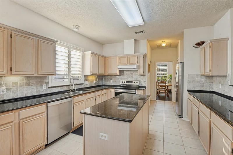 1381 Wentworth Drive, Lewisville TX 75067 - Photo 8