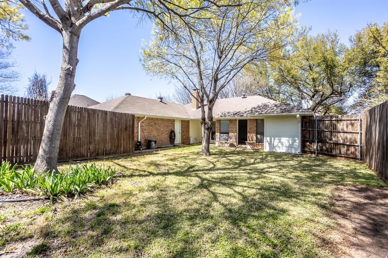 509 WISTERGLEN Drive, DeSoto TX 75115 - Photo 3