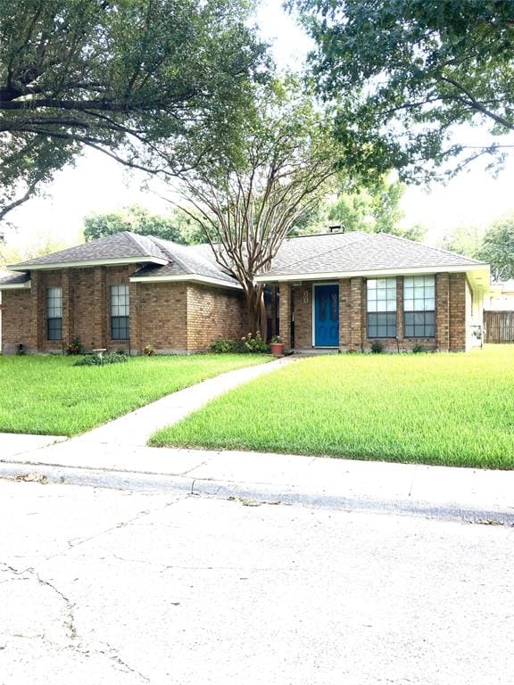 509 WISTERGLEN Drive, DeSoto TX 75115