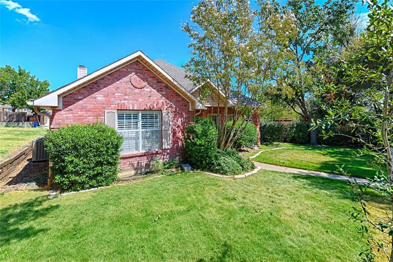 1229 Jeanette Way, Carrollton TX 75006 - Photo 7