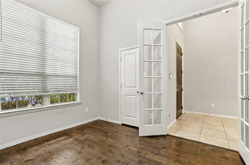 1136 Crest Meadow Drive, Fort Worth TX 76052 - Photo 3