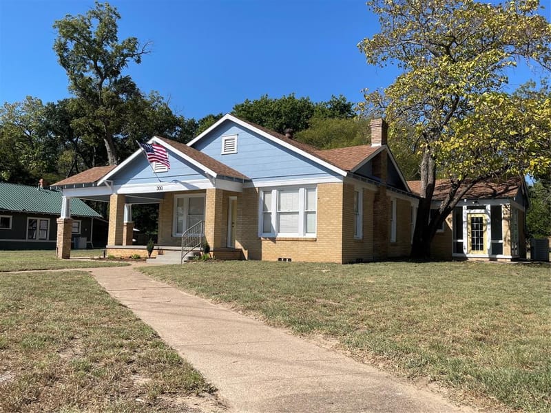 300 S Prairieville Street, Athens TX 75751 - Photo 2