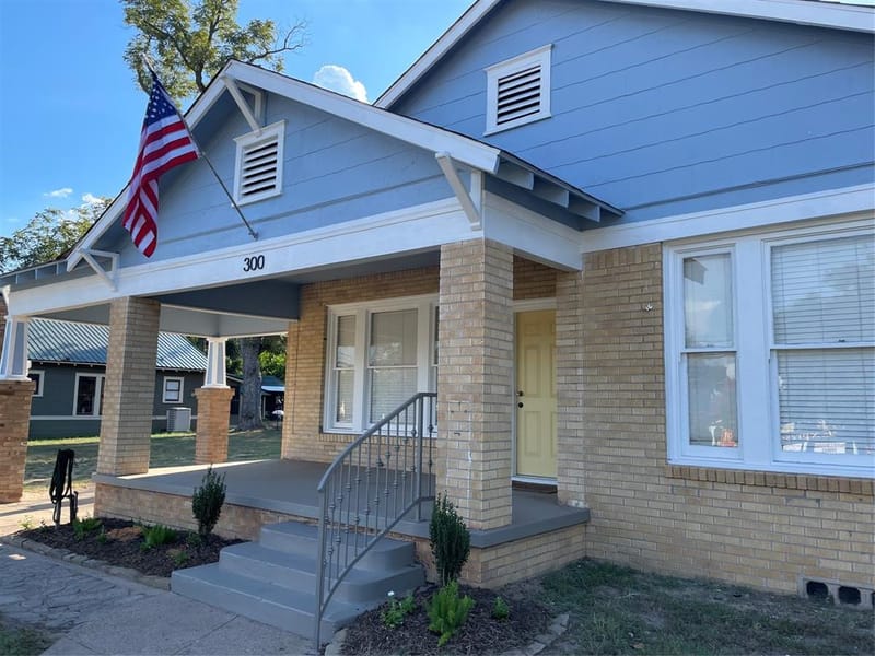 300 S Prairieville Street, Athens TX 75751