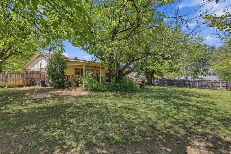 200 Quail Creek Drive, Crowley TX 76036 - Photo 13