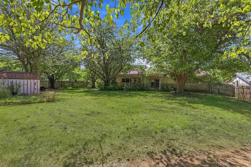 200 Quail Creek Drive, Crowley TX 76036 - Photo 12