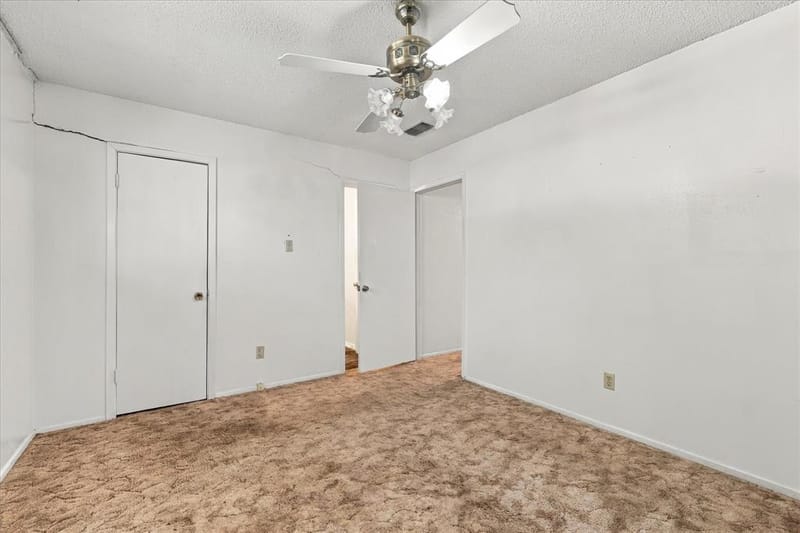 200 Quail Creek Drive, Crowley TX 76036 - Photo 36