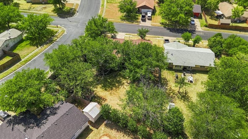 200 Quail Creek Drive, Crowley TX 76036 - Photo 20