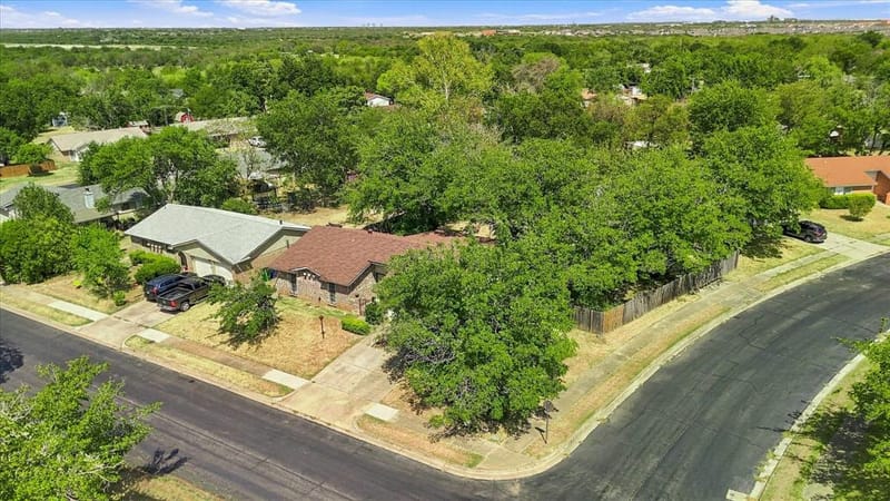 200 Quail Creek Drive, Crowley TX 76036 - Photo 18