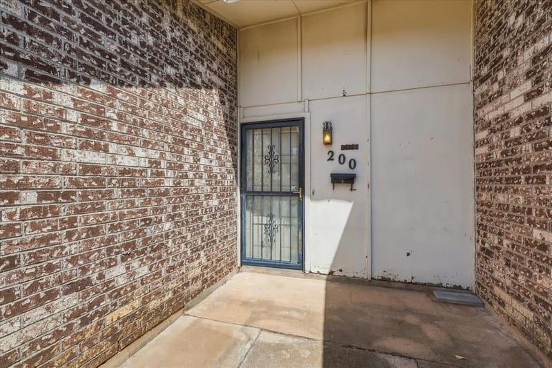 200 Quail Creek Drive, Crowley TX 76036 - Photo 15