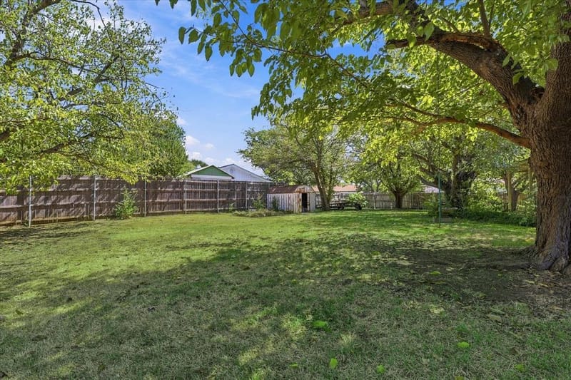 200 Quail Creek Drive, Crowley TX 76036 - Photo 11