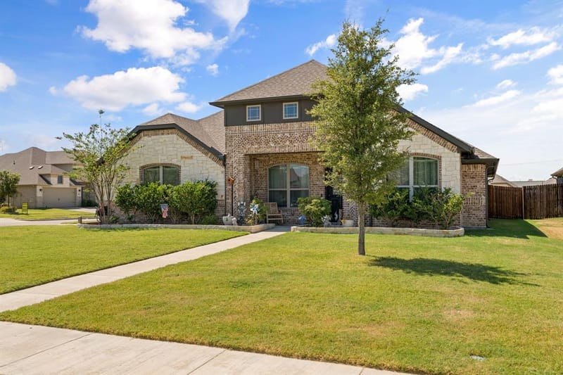 2103 Rose Court, Waxahachie TX 75165 - Photo 2