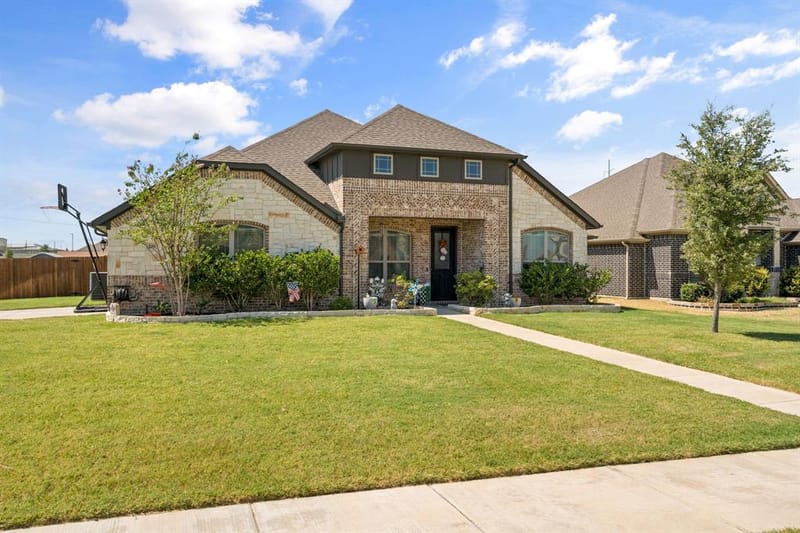 2103 Rose Court, Waxahachie TX 75165 - Photo 3