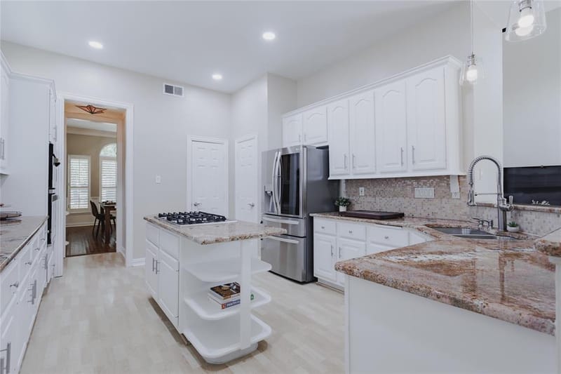 7611 Sweetgum Drive, Irving TX 75063 - Photo 4