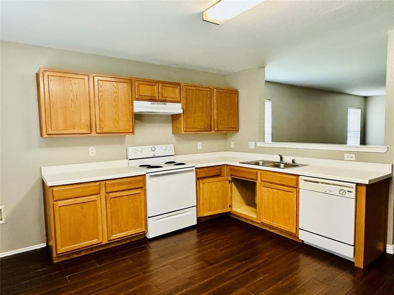 8021 Stowe Springs Lane, Arlington TX 76002 - Photo 6