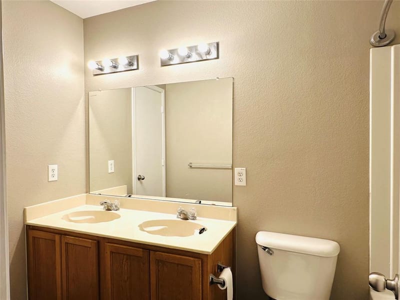 8021 Stowe Springs Lane, Arlington TX 76002 - Photo 11