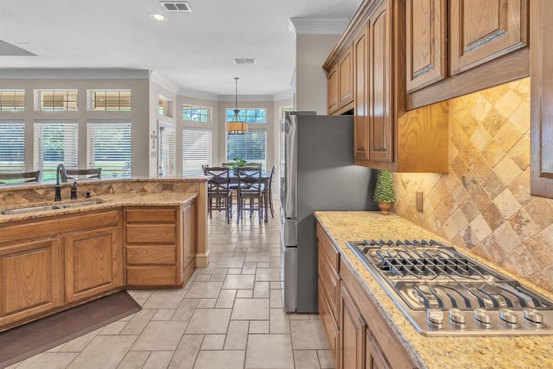 173 Cattlebaron Parc Drive, Fort Worth TX 76108 - Photo 9