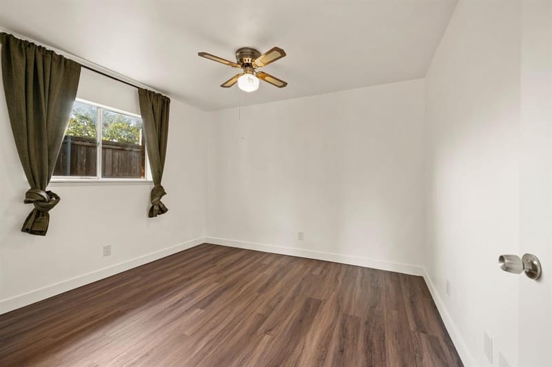 1905 Castille Drive, Carrollton TX 75007 - Photo 30