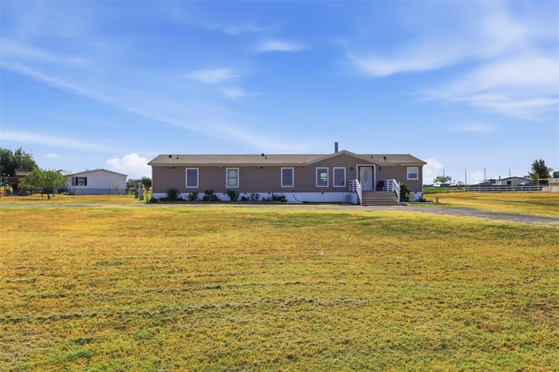 5812 Black Springs Lane, Joshua TX 76058 - Photo 3