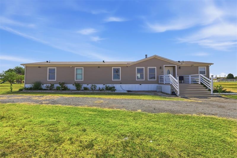 5812 Black Springs Lane, Joshua TX 76058