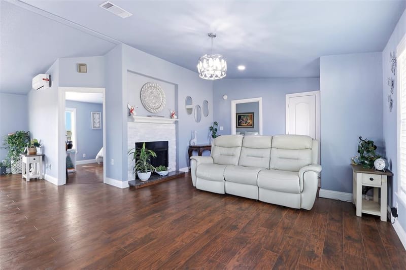 5812 Black Springs Lane, Joshua TX 76058 - Photo 5