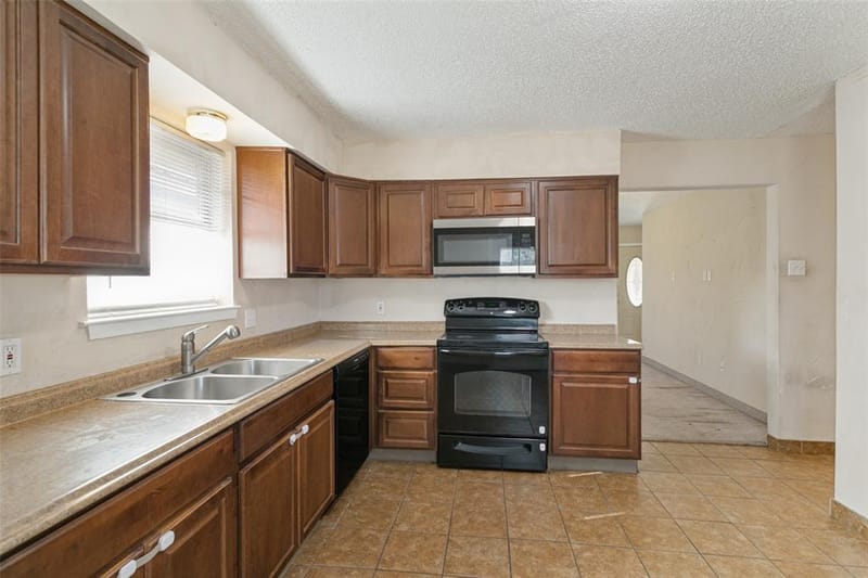 8913 Wilbur Street, White Settlement TX 76108 - Photo 12