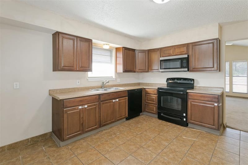 8913 Wilbur Street, White Settlement TX 76108 - Photo 10