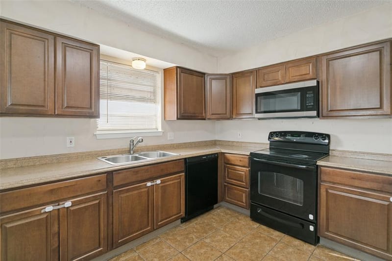 8913 Wilbur Street, White Settlement TX 76108 - Photo 11