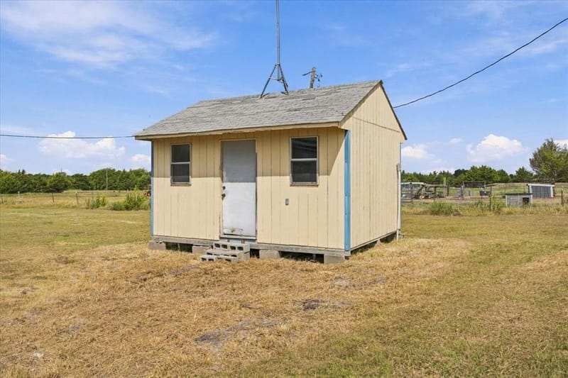 3520 County Road 1061, Greenville TX 75401 - Photo 24
