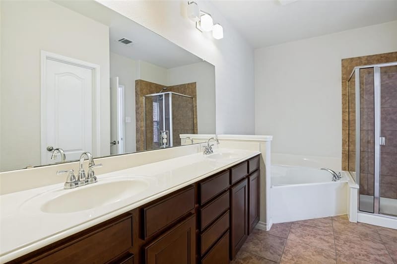 5590 Grosseto Drive, Frisco TX 75034 - Photo 14