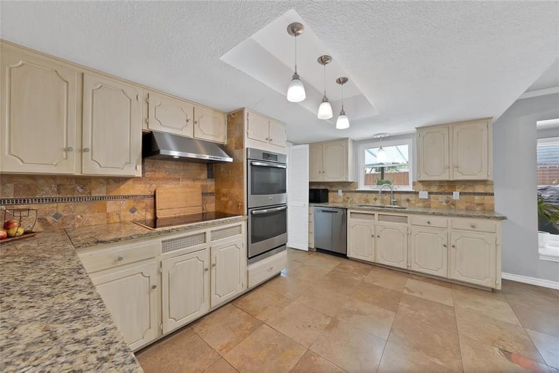 1601 Oak Meadow Drive, Irving TX 75061 - Photo 6