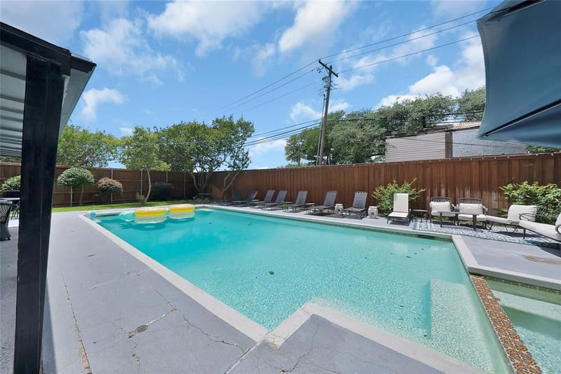 1601 Oak Meadow Drive, Irving TX 75061 - Photo 17