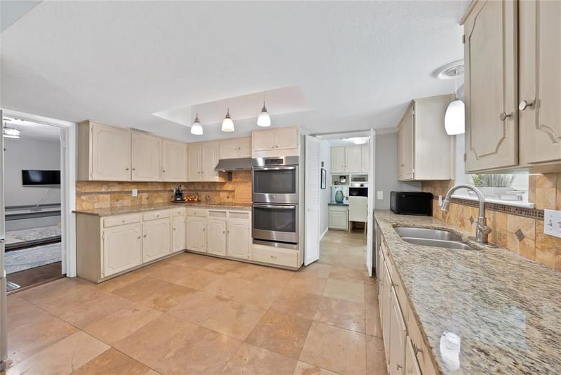 1601 Oak Meadow Drive, Irving TX 75061 - Photo 7