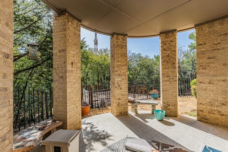 1552 Cypress Bend Drive, Cedar Hill TX 75104 - Photo 2