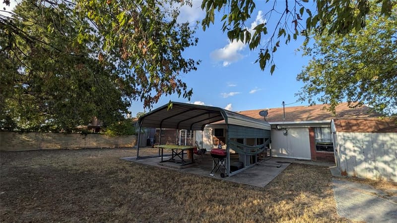 102 S Patricia Street, Lacy Lakeview TX 76705 - Photo 24