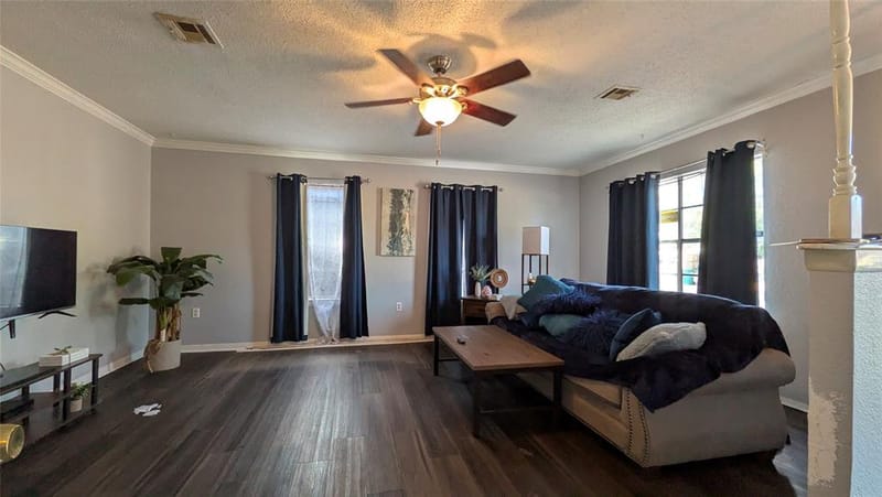 102 S Patricia Street, Lacy Lakeview TX 76705 - Photo 4