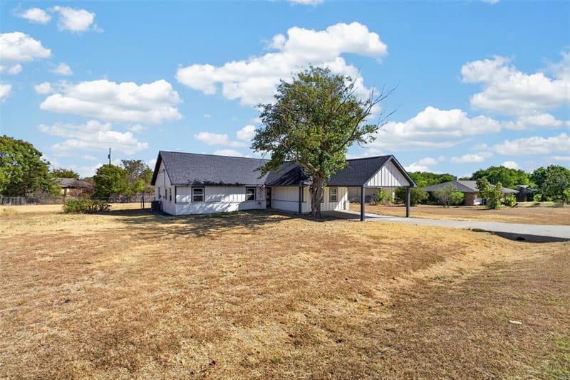 112 Spring Circle, Red Oak TX 75154